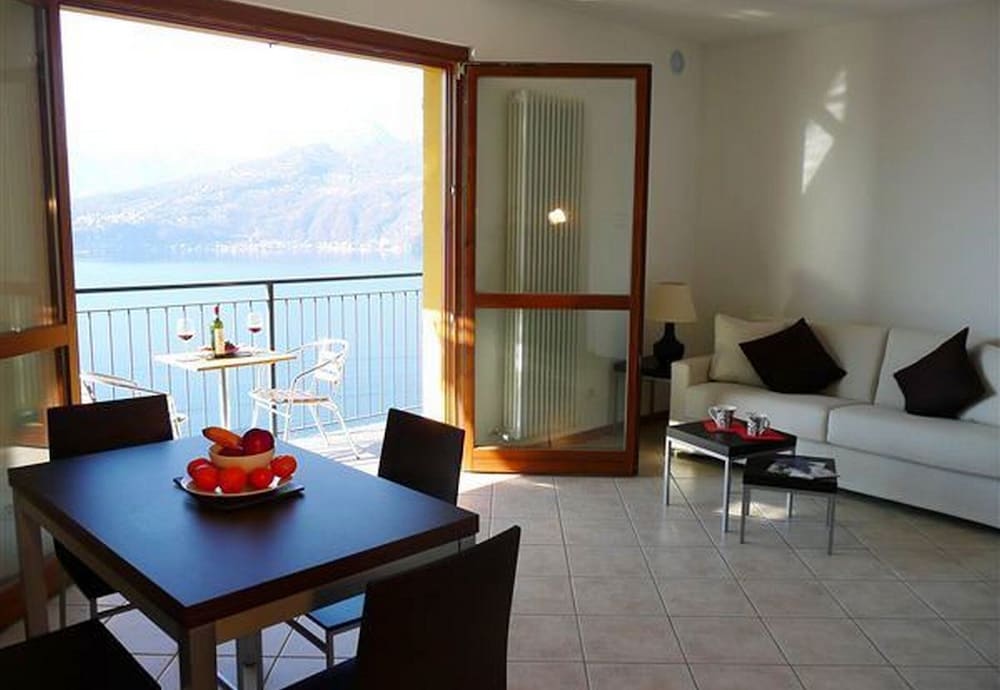 Family Apartment, Multiple Bedrooms, Mountainside (Vista d'Oro Ulivo Apt. 7) photo 3