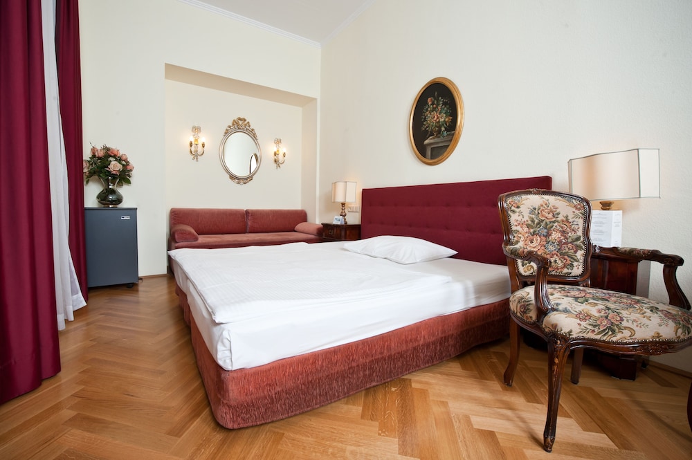 Standard Triple Room photo 3