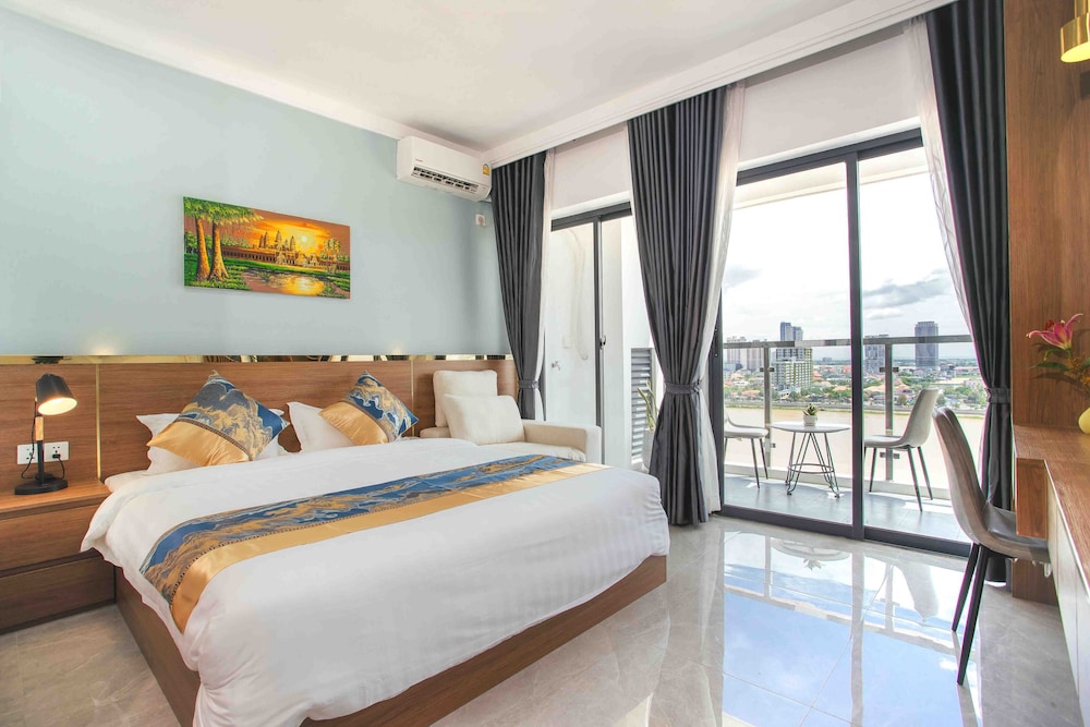 Premier Double Room, 1 King Bed, Terrace, River View photo 2