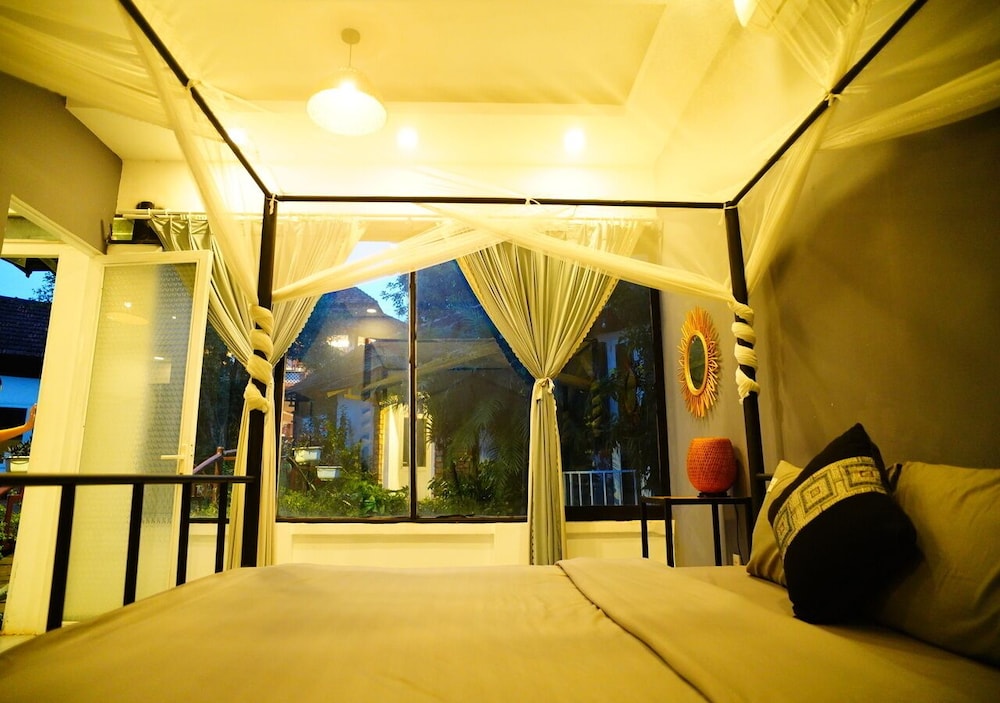 Luxury Apartment, Patio, Garden View