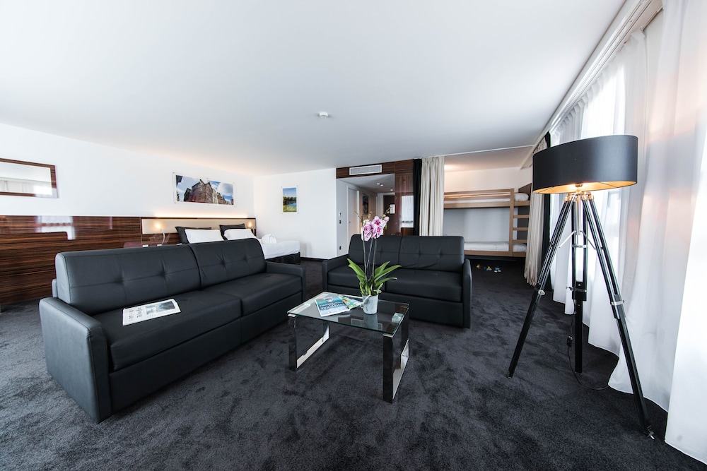 Suite (Privilege) - Photo 3