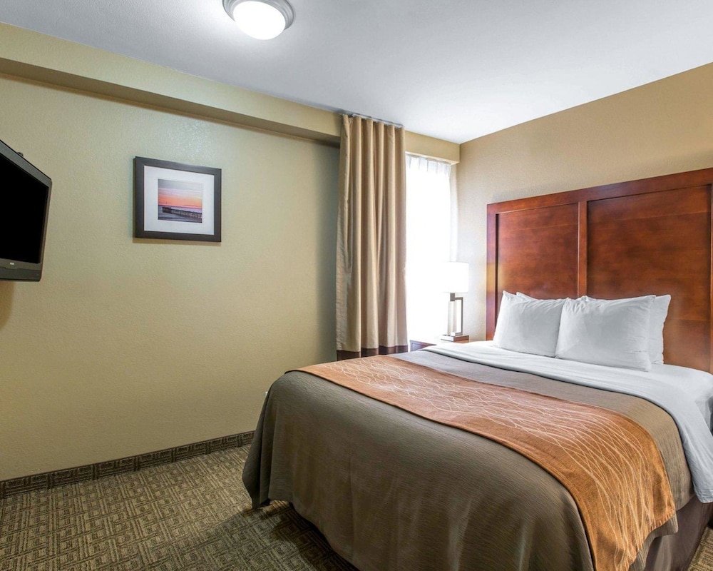 Standard Room, 1 King Bed - Photo 7