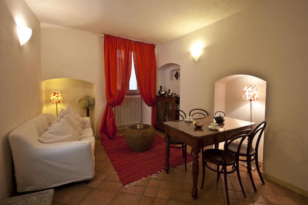 Family Apartment, 2 Bedrooms, 2 Bathrooms, Annex Building photo 2