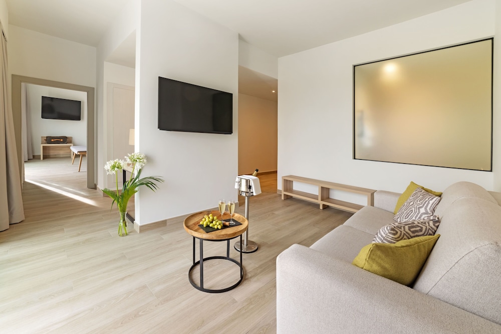 Mediterranean Suite (1_4)