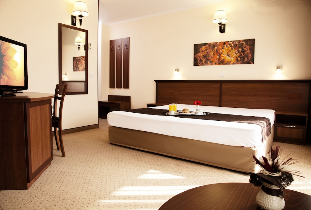 Deluxe Double Room, Balcony - Photo 1