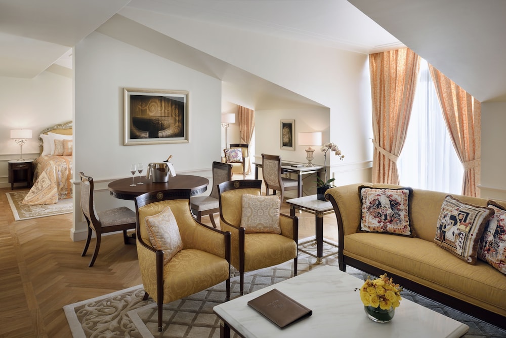 Superior Room (Versace, Creek View)