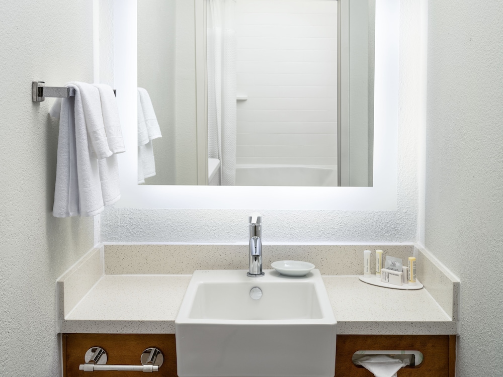 Suite, Multiple Beds - Photo 6