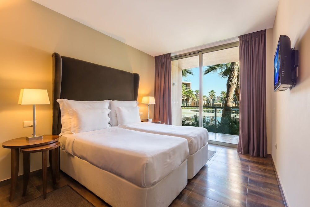 Family Apartment, 2 Bedrooms, Pool View photo 1