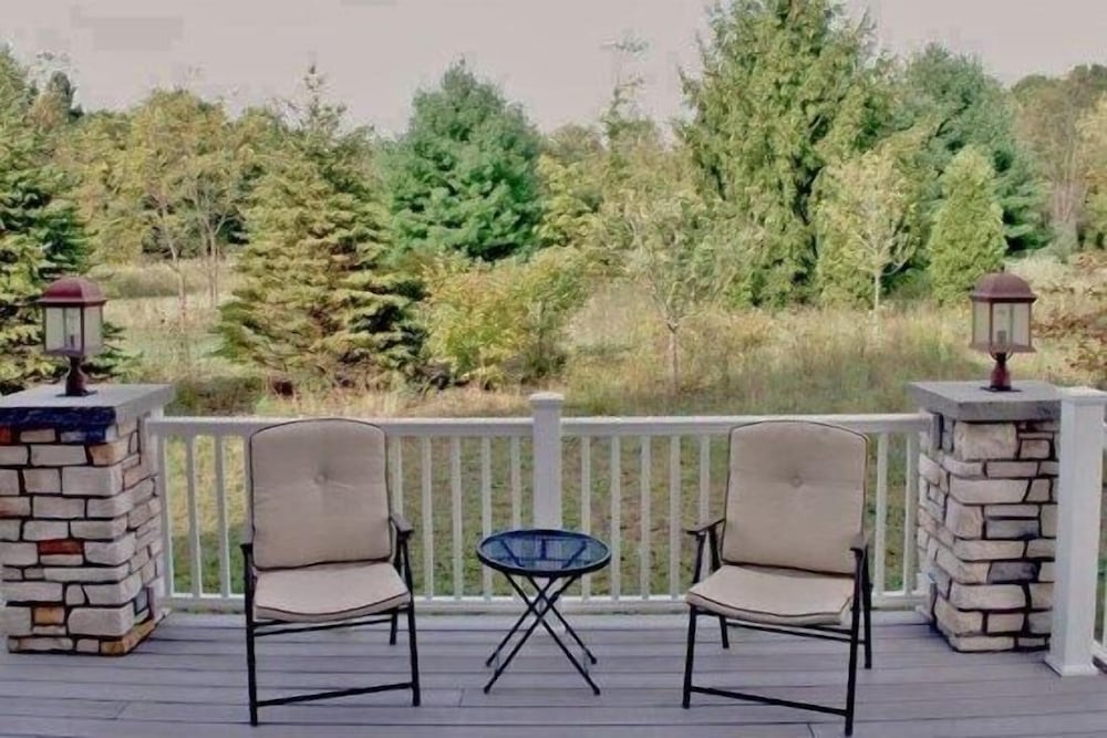 Luxury Cottage, 4 Bedrooms, Kitchen (1 King, 2 Queen, Queen Sofa, 4 Twin) photo 2