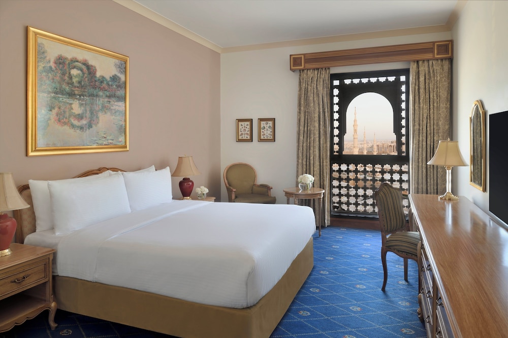 Business Suite, City View - Photo 3