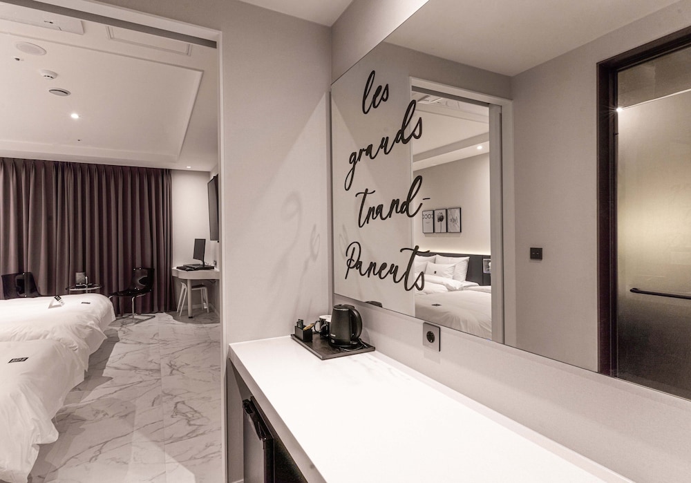 Deluxe Twin Room - Photo 5