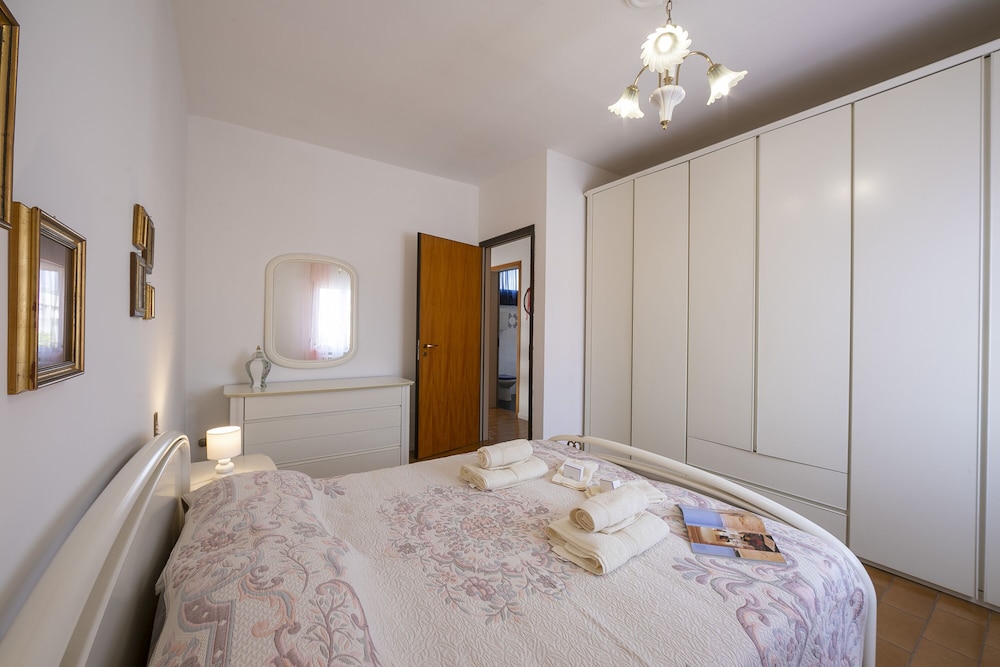 Standard Apartment, 2 Bedrooms, 2 Bathrooms (Casa Caterina 250m From Lake)