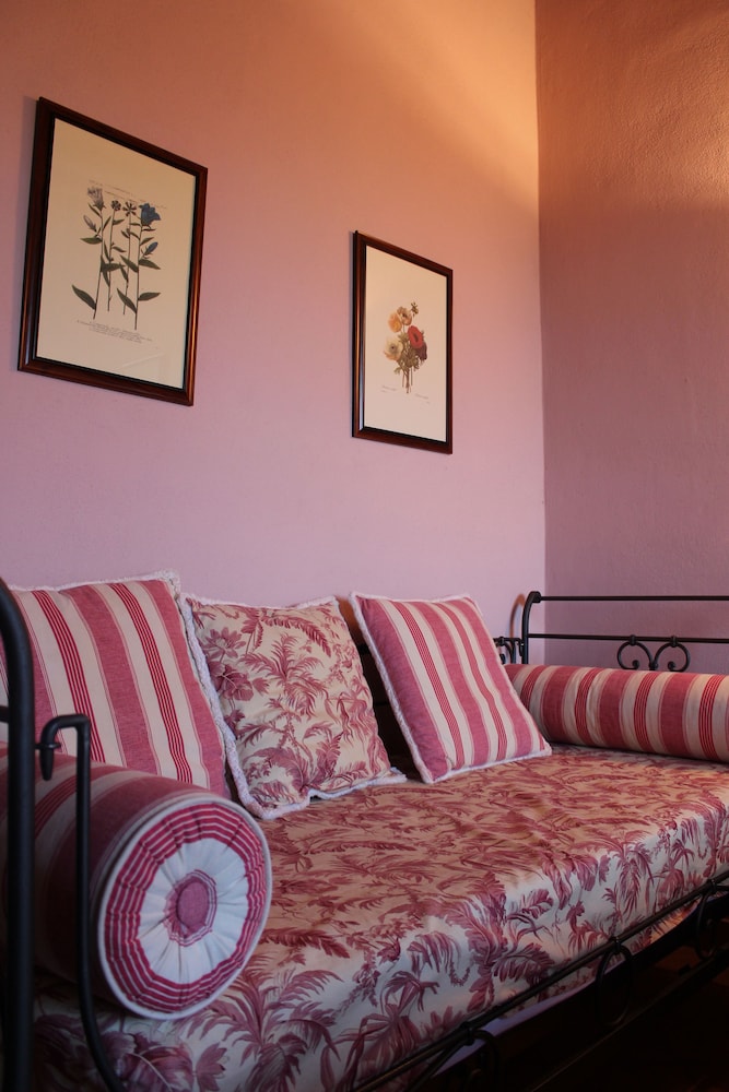 Standard Triple Room photo 2