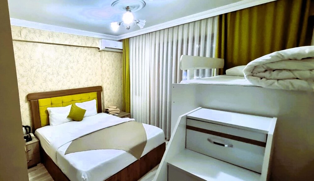 Family Quadruple Room photo 1