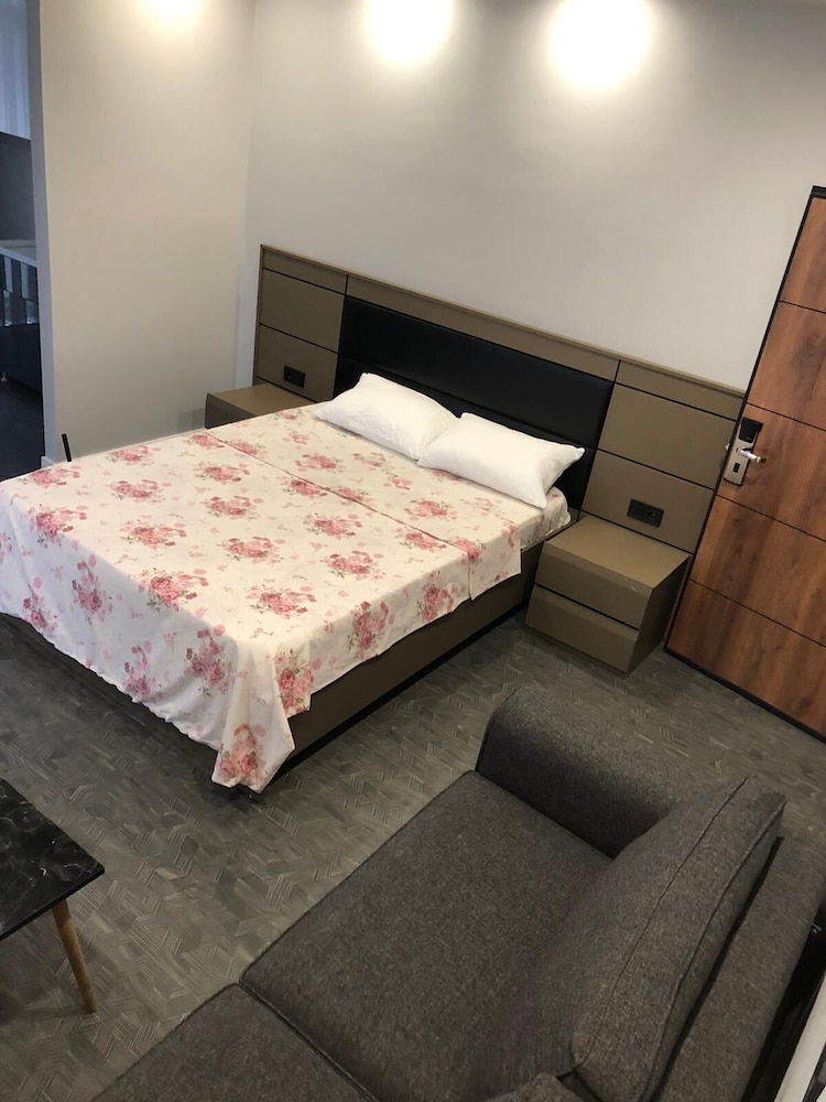 Comfort Suite, 1 Queen Bed photo 3