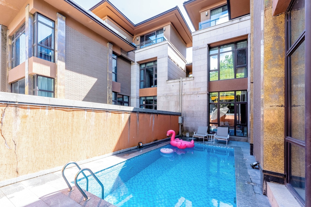 Elite Villa, Balcony, Pool View photo 2