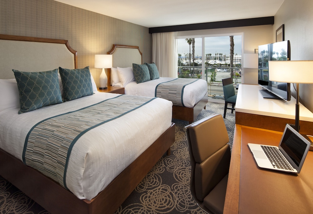 Room, 2 Queen Beds, Marina View - Photo 5