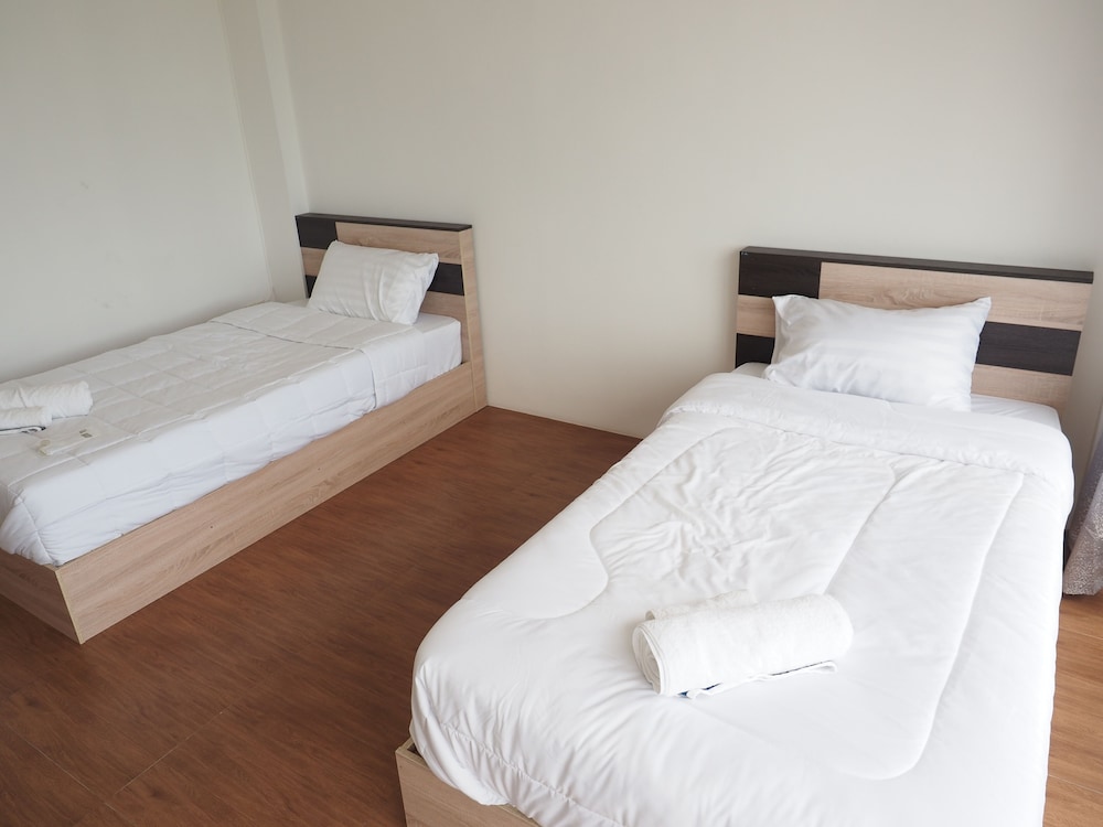 Basic Double or Twin Room, 2 Twin Beds, Private Bathroom