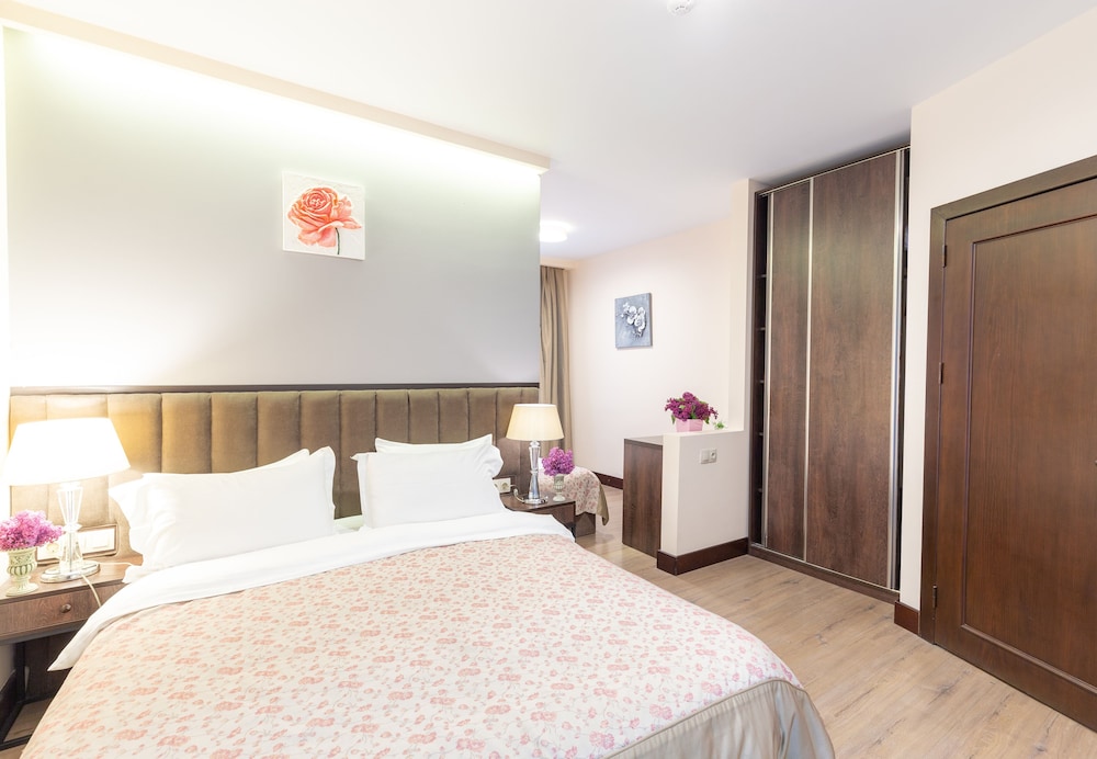 Deluxe Triple Room photo 2
