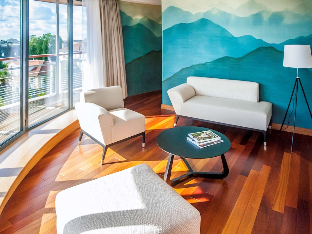 Deluxe Suite, 1 King Bed, Terrace (Grounds view) - Photo 4