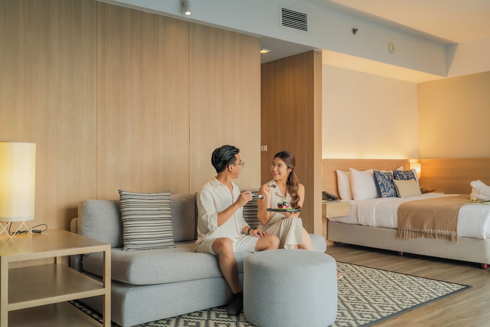 Junior Suite, 1 King Bed, Balcony - Photo 2