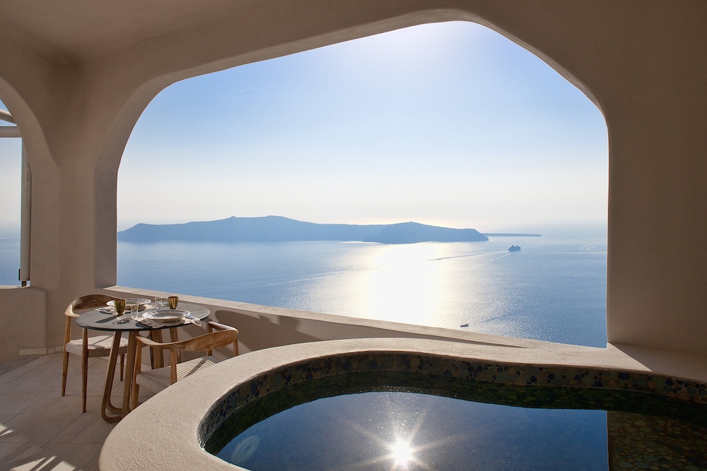 Superior Suite, Hot Tub, Caldera View - Photo 1
