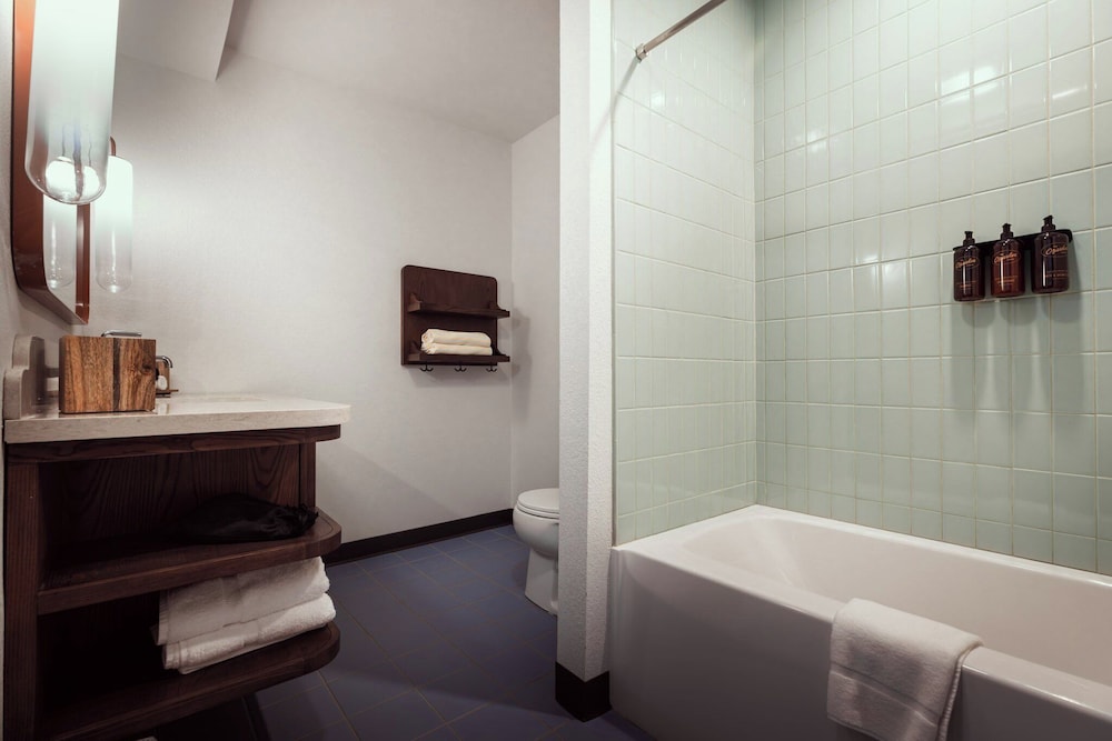 Suite (Ozarker Suite)