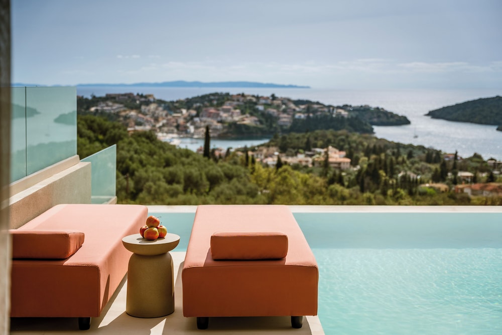Executive Double Room, Sea View, Poolside