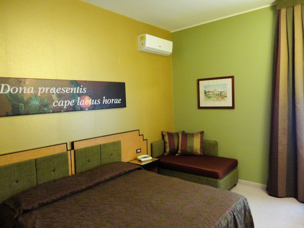 Double or Twin Room photo 2