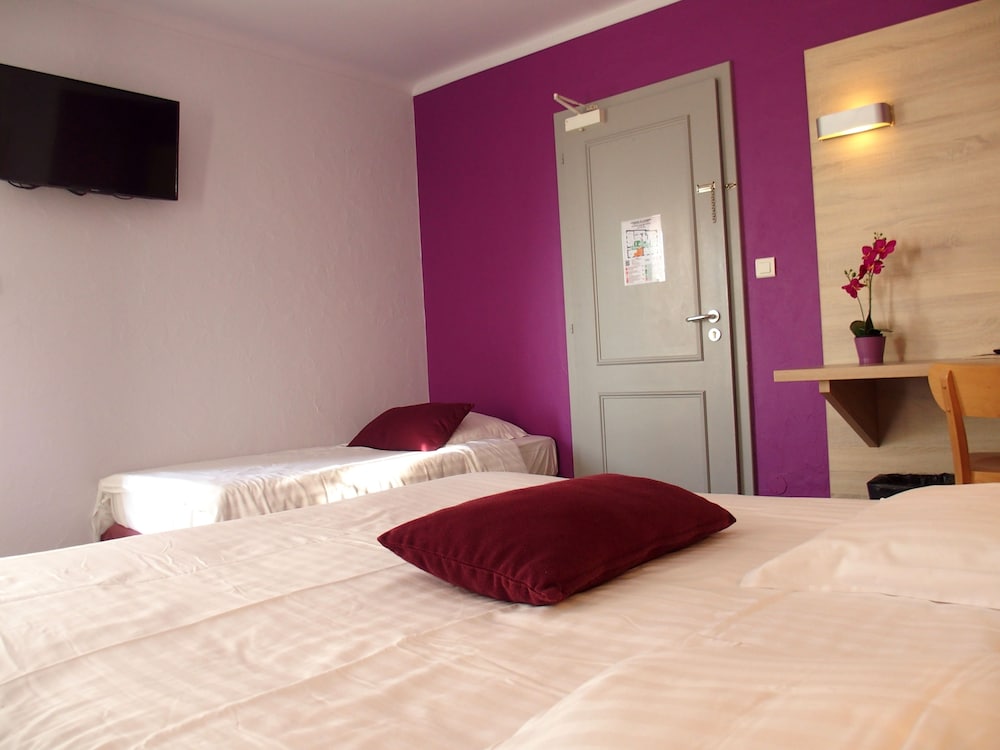 Standard Triple Room - Photo 1