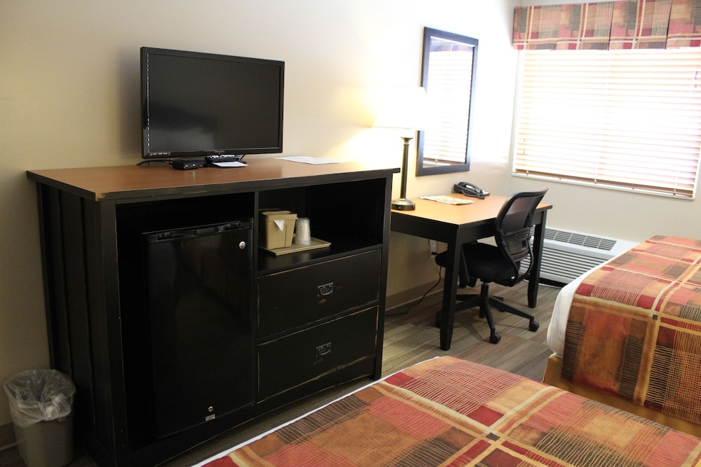 Standard Double Room, 2 Queen Beds, Accessible photo 2