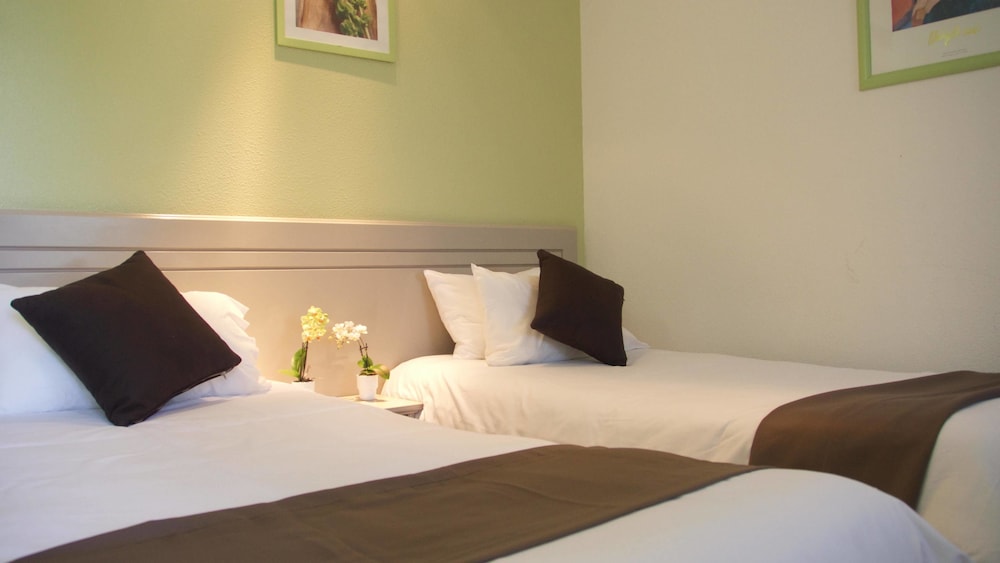 Standard Double Room - Photo 1