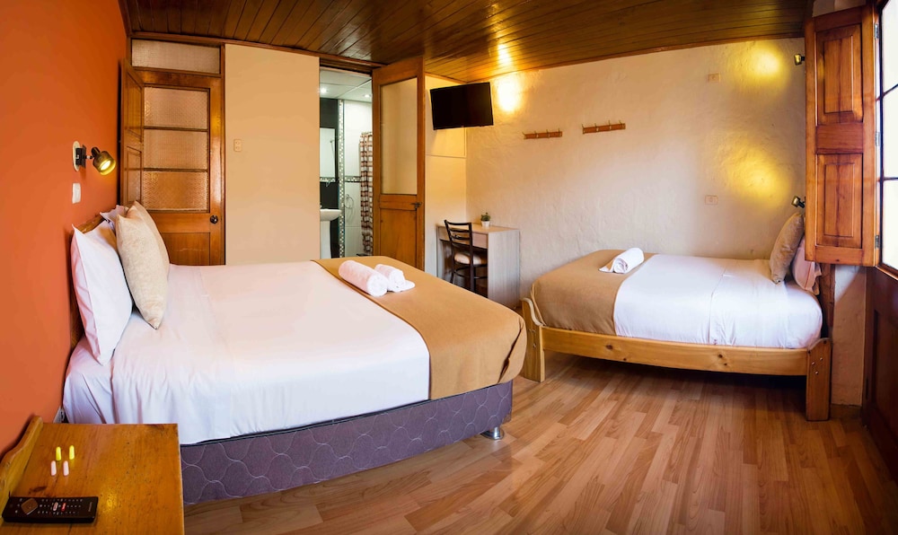 Family Triple Room, Balcony, City View photo 2
