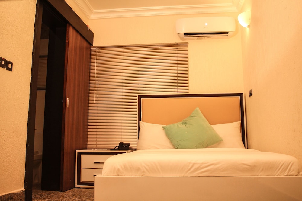 Standard Room photo 3
