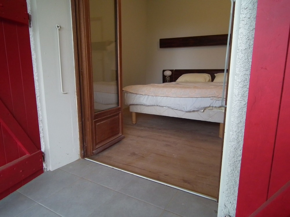 Family Suite, 2 Bedrooms, Private Bathroom, Garden View photo 1