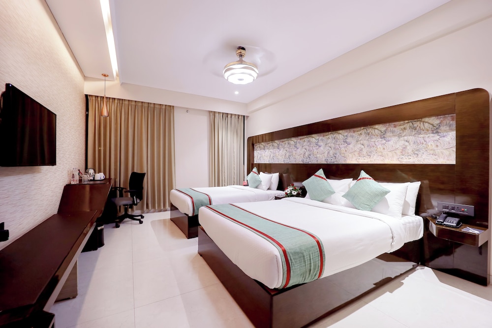 Superior Room, Multiple Beds, City View