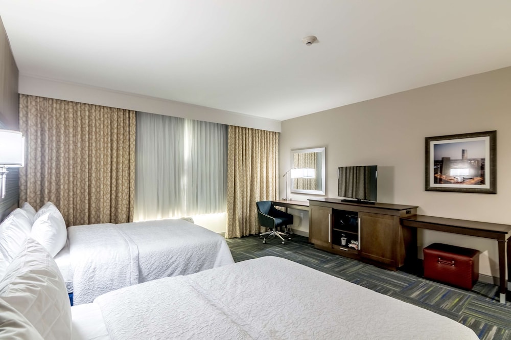 Room, 2 Queen Beds, Accessible, Bathtub photo 3