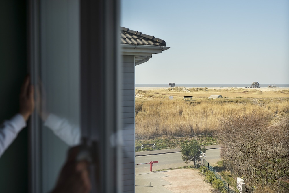 Signature Double Room, 1 Queen Bed (Beach)