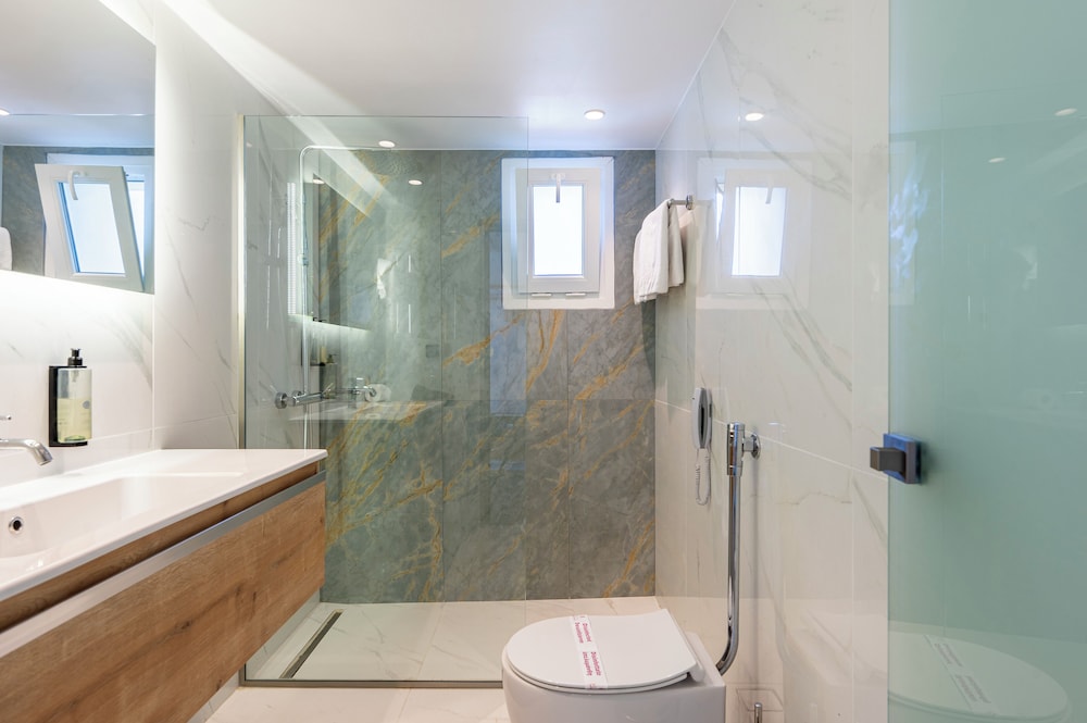 Junior Suite with Jacuzzi Private Pool Sea View