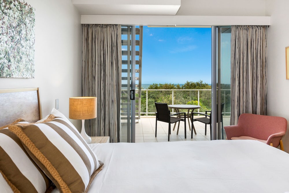 Deluxe Penthouse, 3 Bedrooms, Hot Tub, Ocean View photo 2