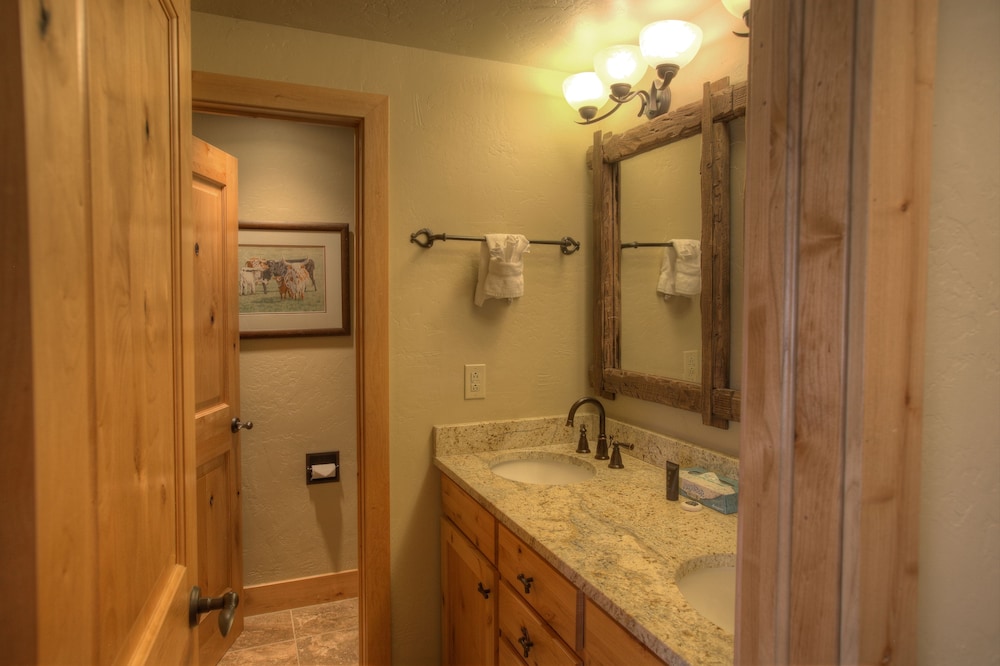 Premier Studio (Condominium) - Photo 7