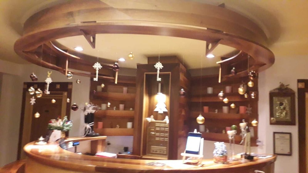 Suite - Photo 1