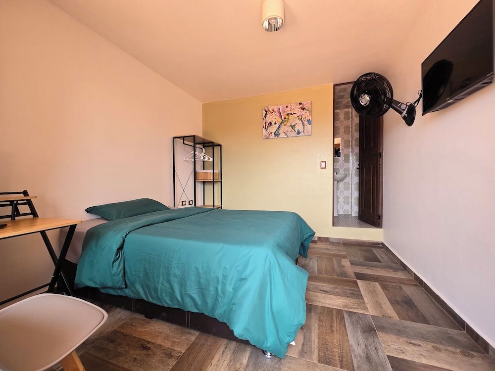Standard Room, 1 Double Bed, Non Smoking, Mountain View