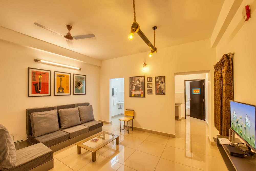 House with 2 Bedrooms (4 Adults)