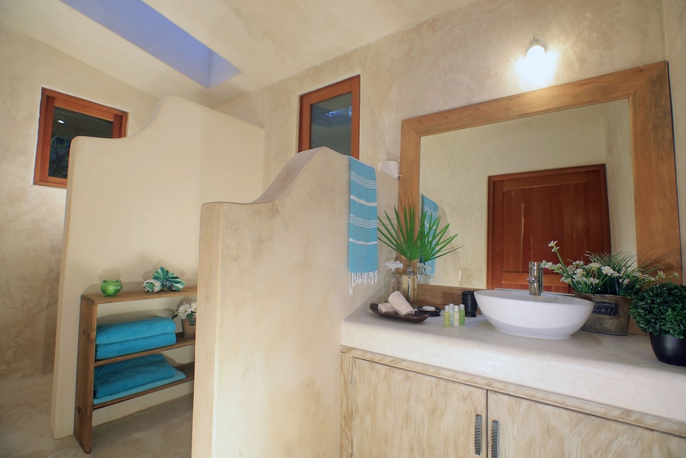 Standard Villa, 1 Bedroom, Non Smoking, Garden View - Photo 7