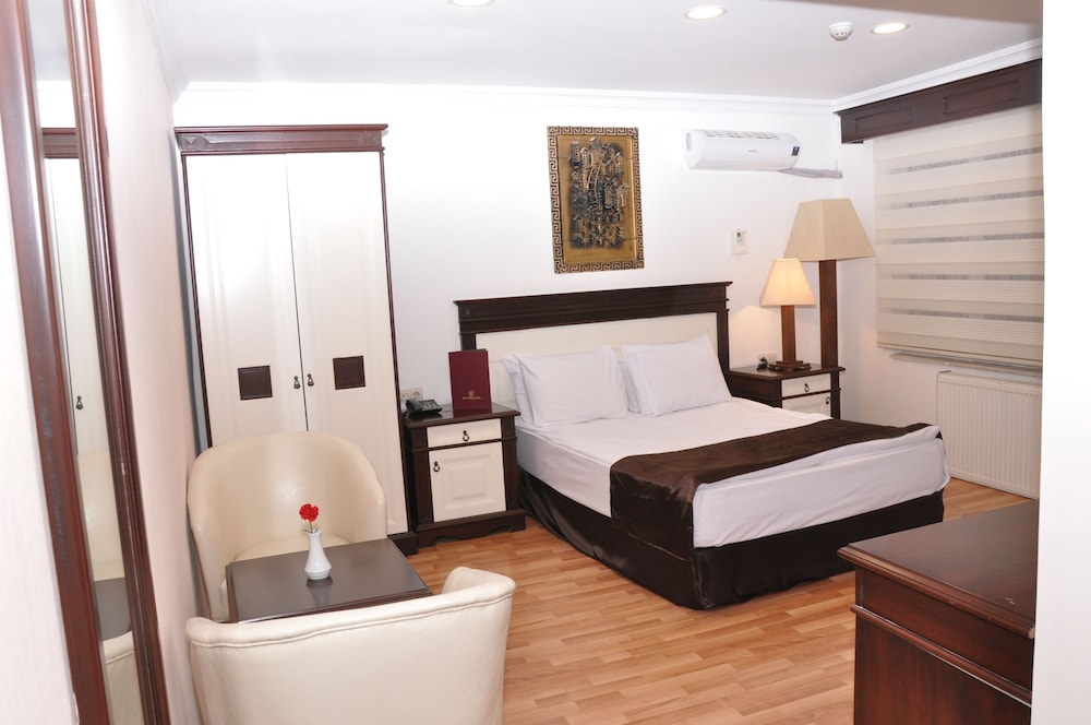 Standard Double or Twin Room photo 2