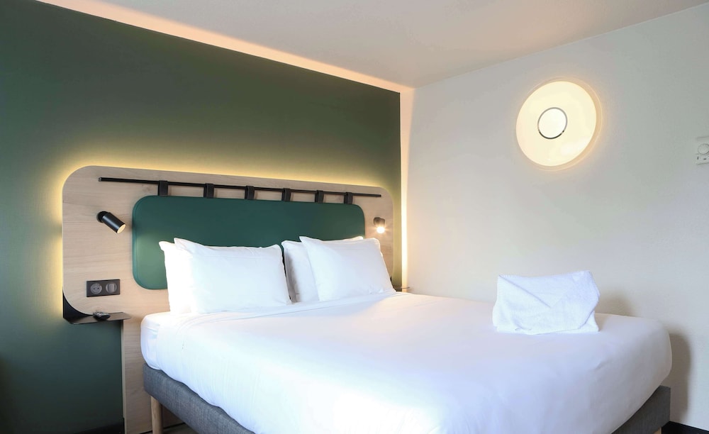 Superior Room, Multiple Beds - Photo 8
