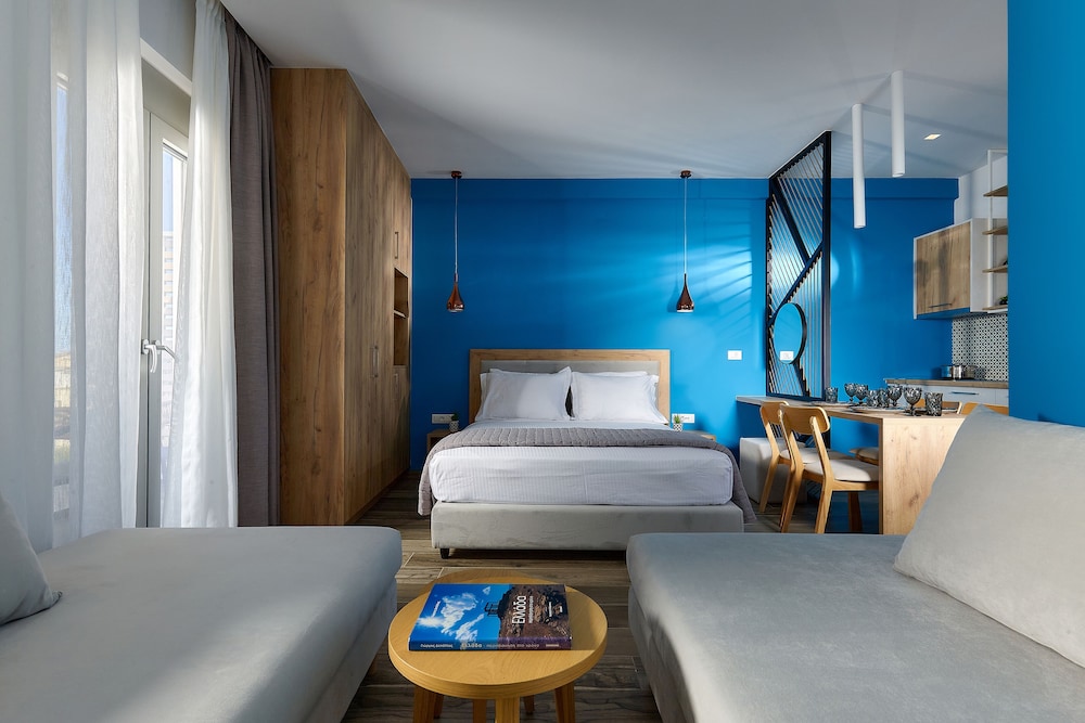 Family Suite with Sea View - Photo 8
