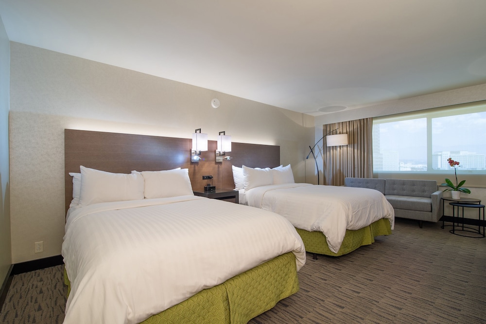 Premium Room, 2 Double Beds (Premium Executive Room W/ 2 Doubles) - Photo 2