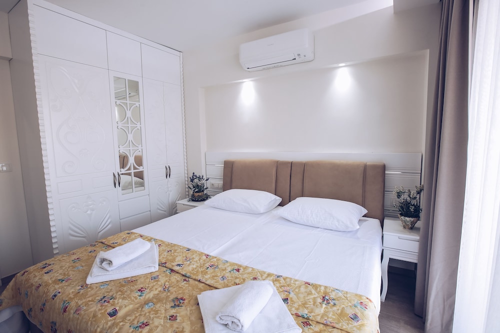 Standard Suite, City View photo 2